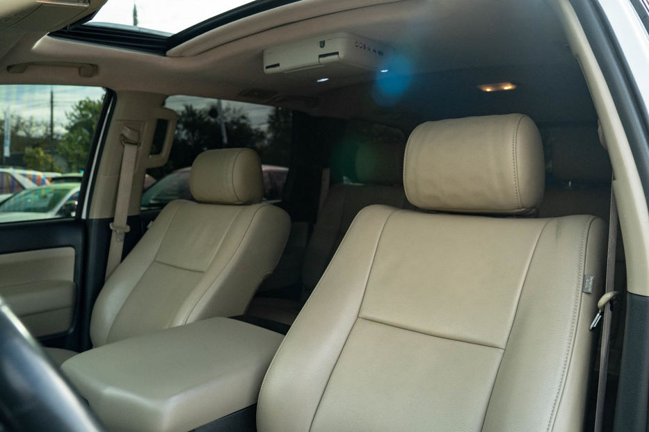 Продам Toyota Sequoia SR5 2018 года в Черновцах