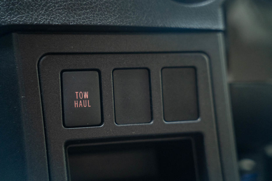 Продам Toyota Sequoia SR5 2018 года в Черновцах