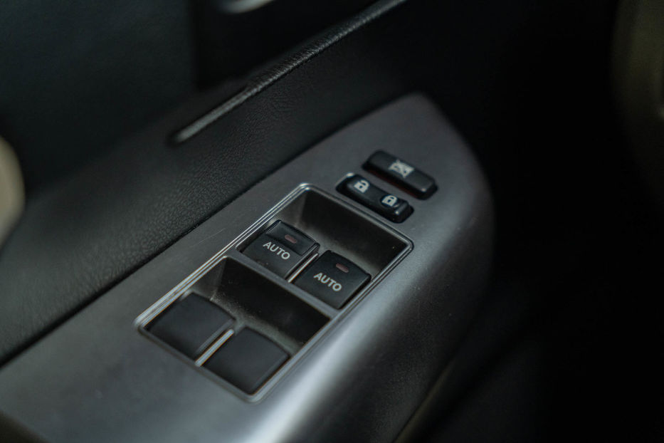 Продам Toyota Sequoia SR5 2018 года в Черновцах