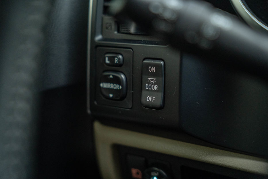 Продам Toyota Sequoia SR5 2018 года в Черновцах