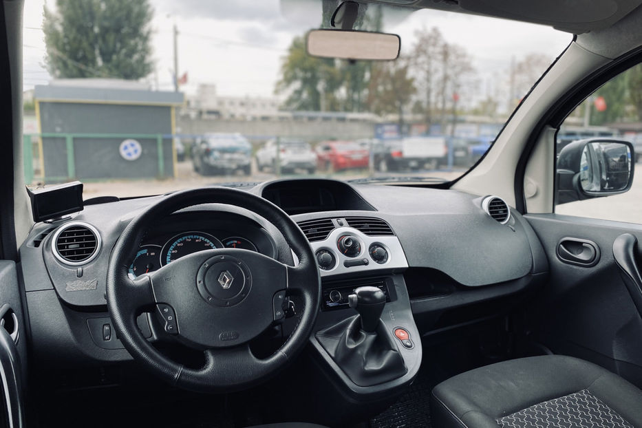 Продам Renault Kangoo пасс. 2012 года в Киеве