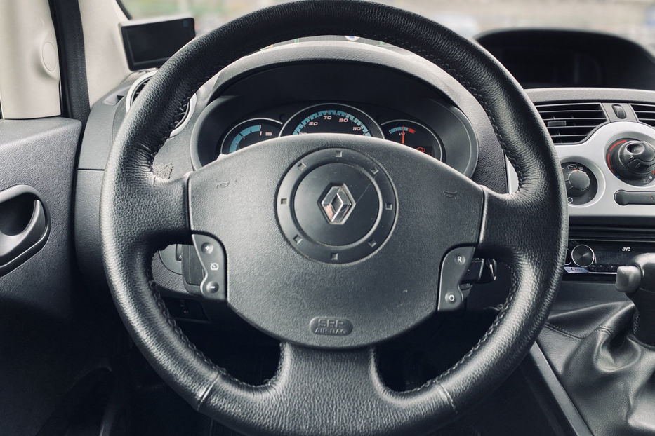 Продам Renault Kangoo пасс. 2012 года в Киеве
