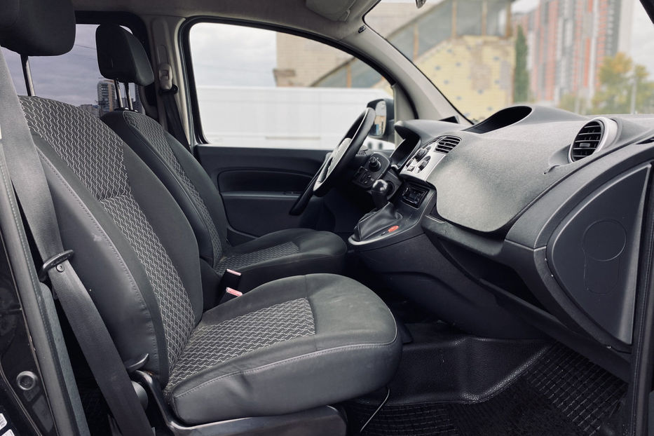 Продам Renault Kangoo пасс. 2012 года в Киеве