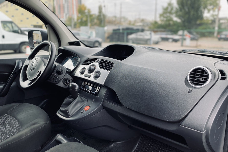 Продам Renault Kangoo пасс. 2012 года в Киеве