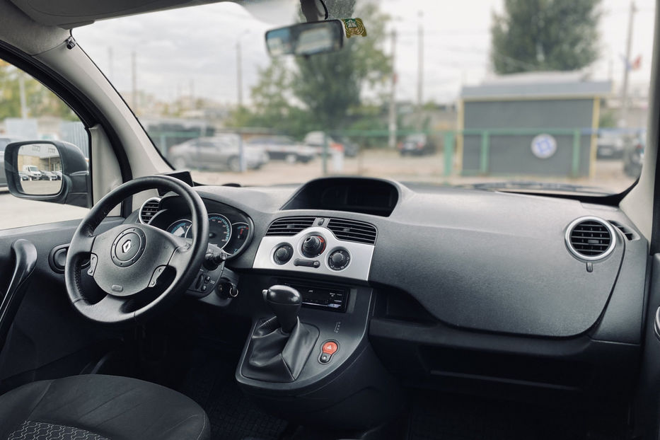 Продам Renault Kangoo пасс. 2012 года в Киеве