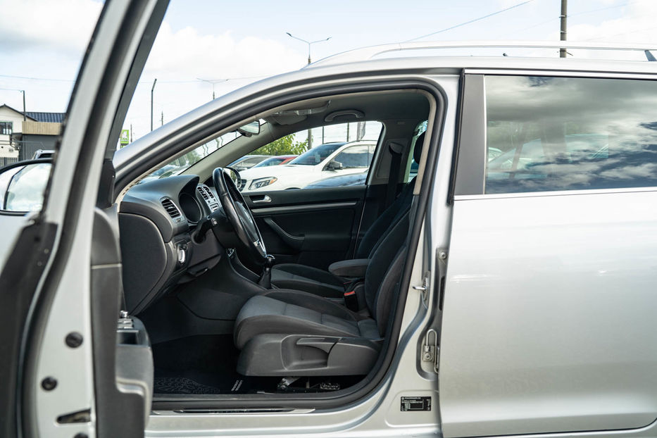Продам Volkswagen Golf  VI 2011 года в Черновцах