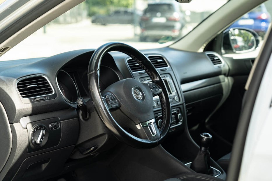 Продам Volkswagen Golf  VI 2011 года в Черновцах