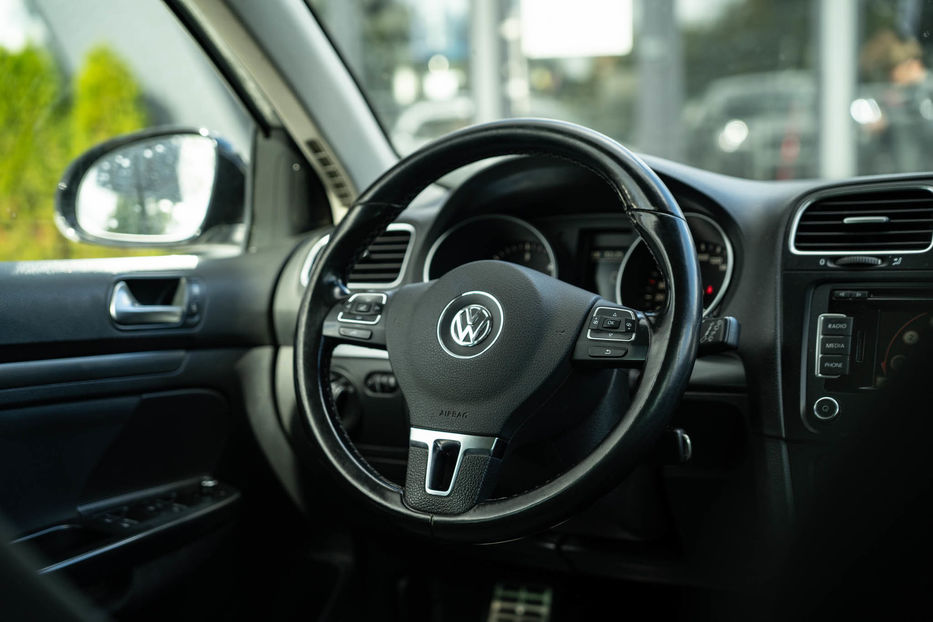 Продам Volkswagen Golf  VI 2011 года в Черновцах