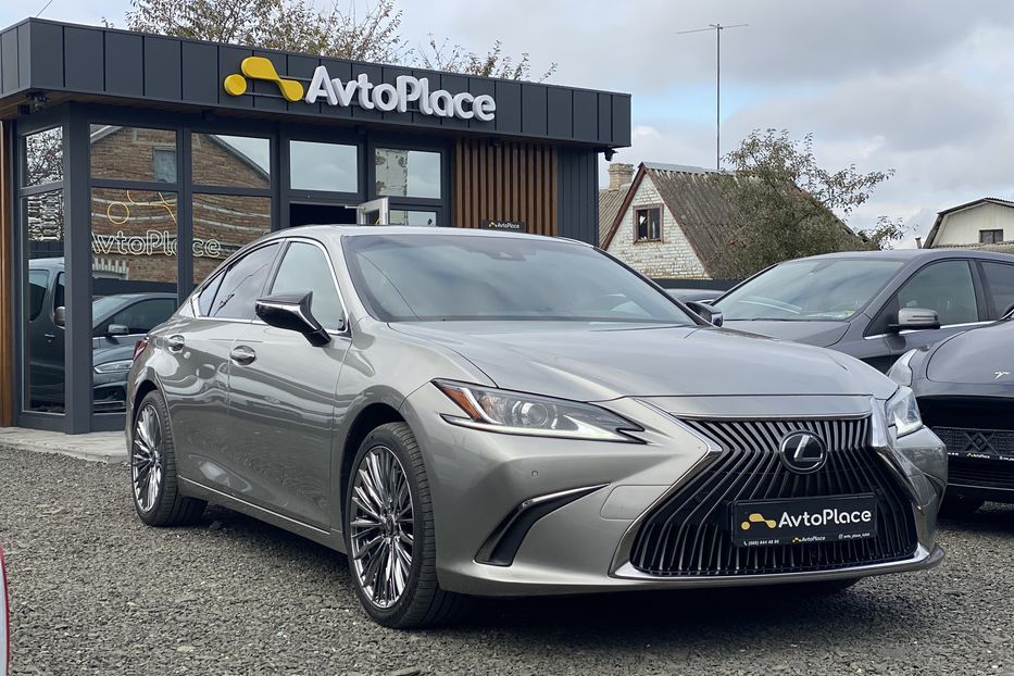 Продам Lexus ES 250 2021 года в Луцке