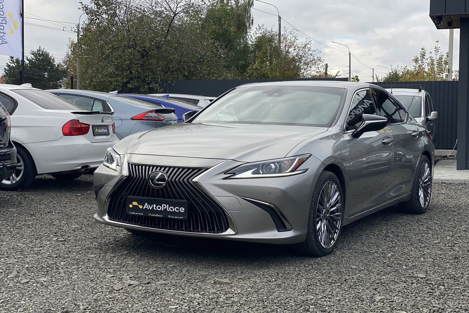 Продам Lexus ES 250 2021 года в Луцке