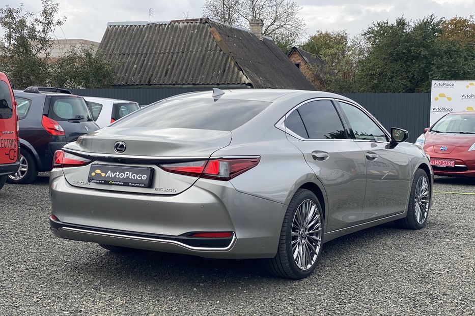 Продам Lexus ES 250 2021 года в Луцке