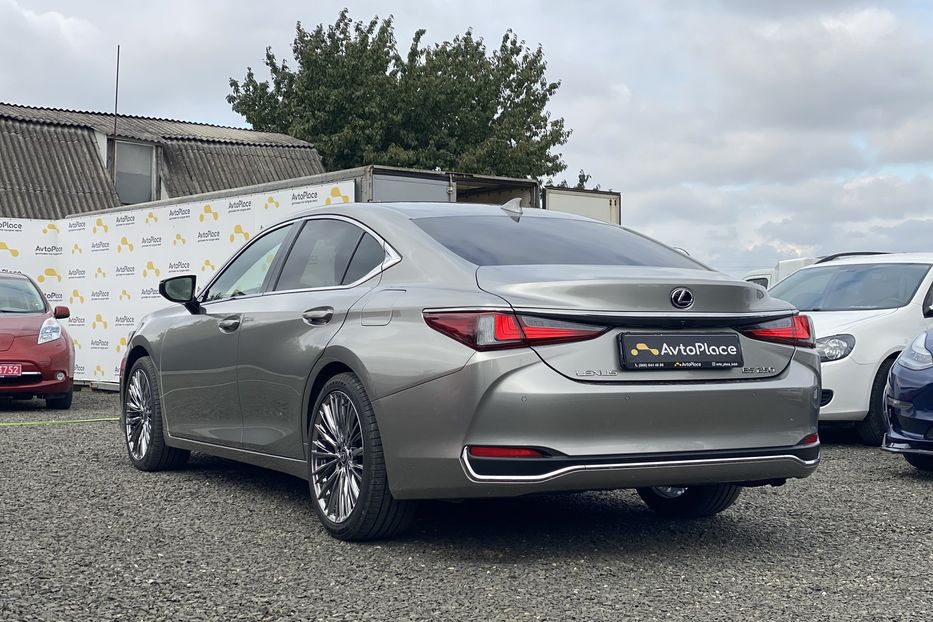 Продам Lexus ES 250 2021 года в Луцке