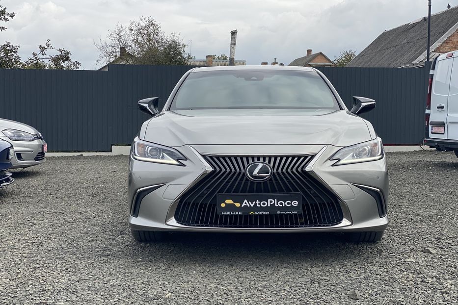 Продам Lexus ES 250 2021 года в Луцке