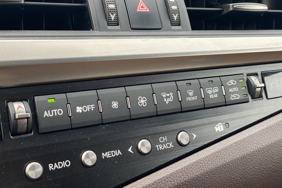 Продам Lexus ES 250 2021 года в Луцке