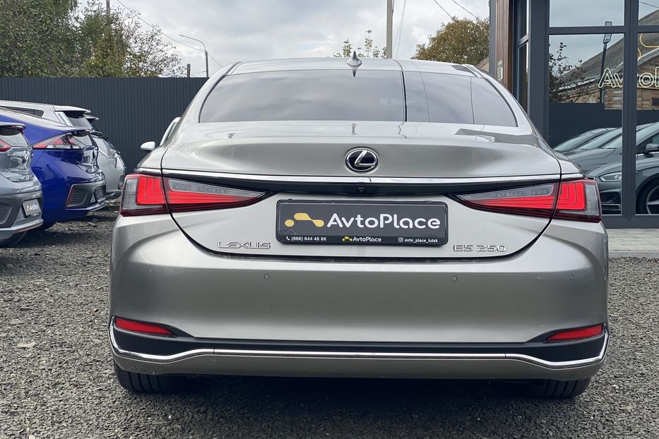 Продам Lexus ES 250 2021 года в Луцке