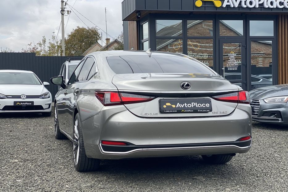 Продам Lexus ES 250 2021 года в Луцке