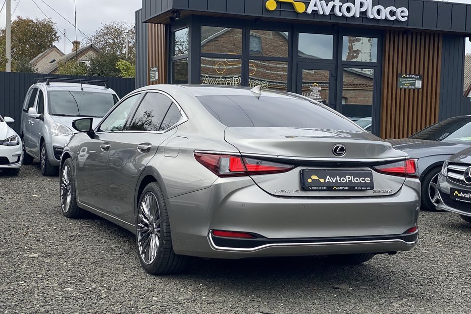 Продам Lexus ES 250 2021 года в Луцке