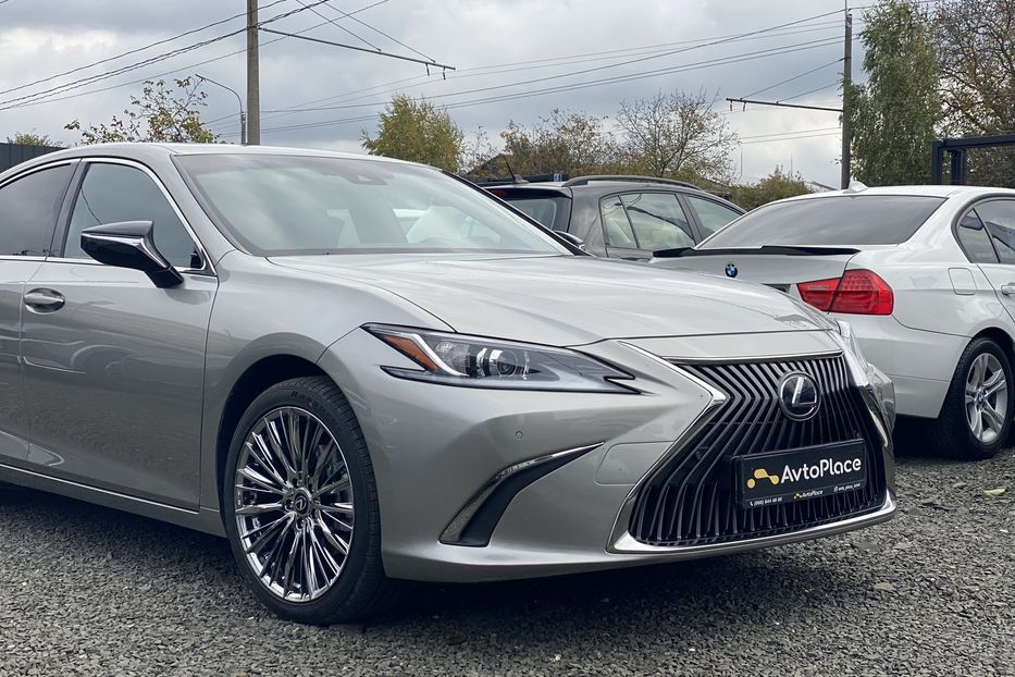 Продам Lexus ES 250 2021 года в Луцке