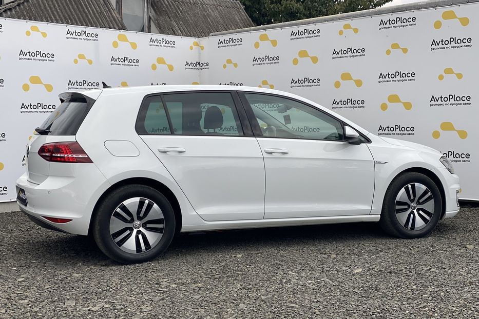 Продам Volkswagen e-Golf 2016 года в Луцке