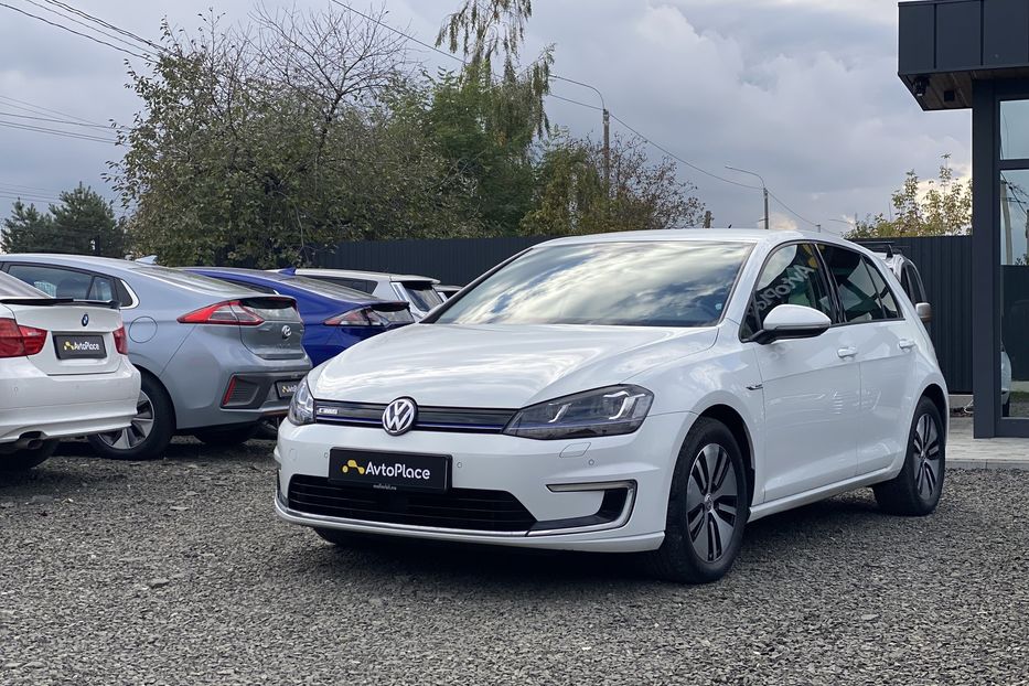 Продам Volkswagen e-Golf 2016 года в Луцке