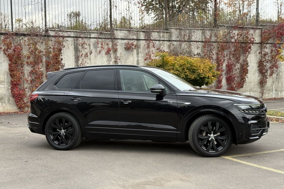 Продам Volkswagen Touareg R-line 2021 года в Ровно