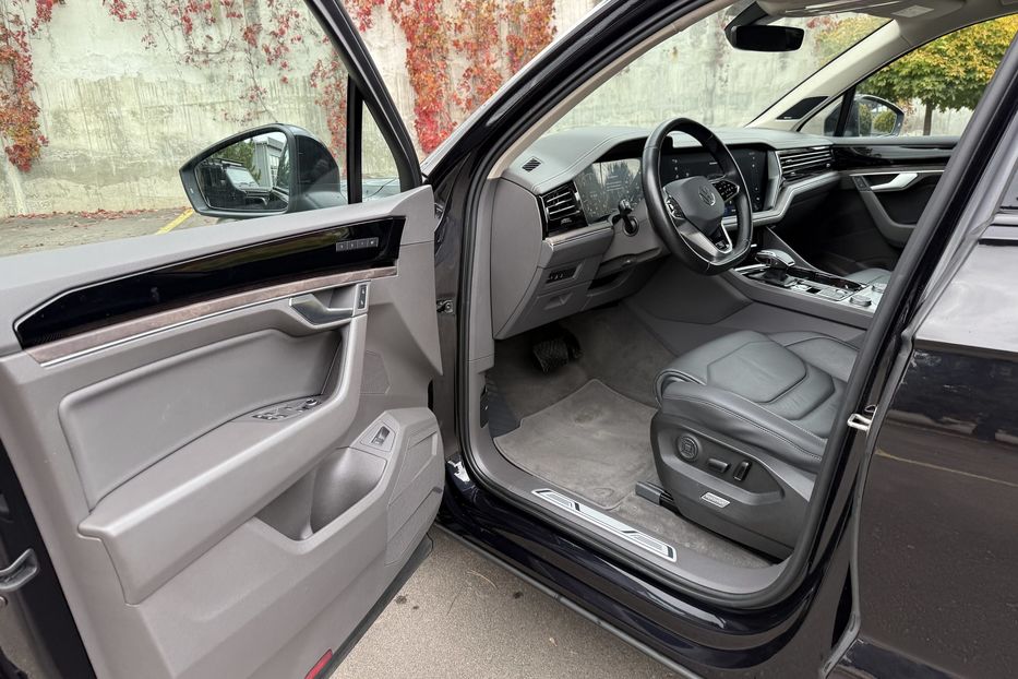 Продам Volkswagen Touareg R-line 2021 года в Ровно