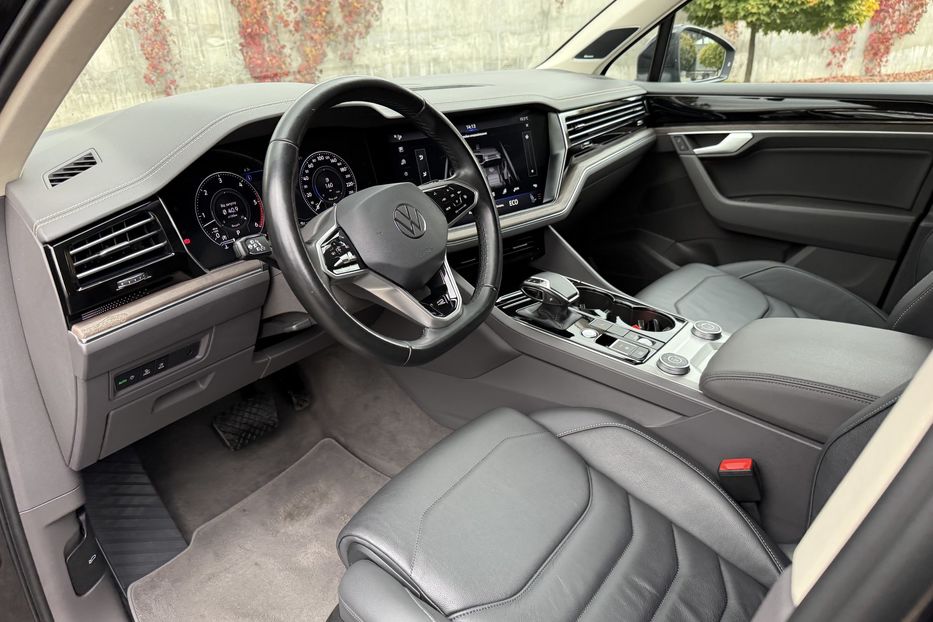 Продам Volkswagen Touareg R-line 2021 года в Ровно
