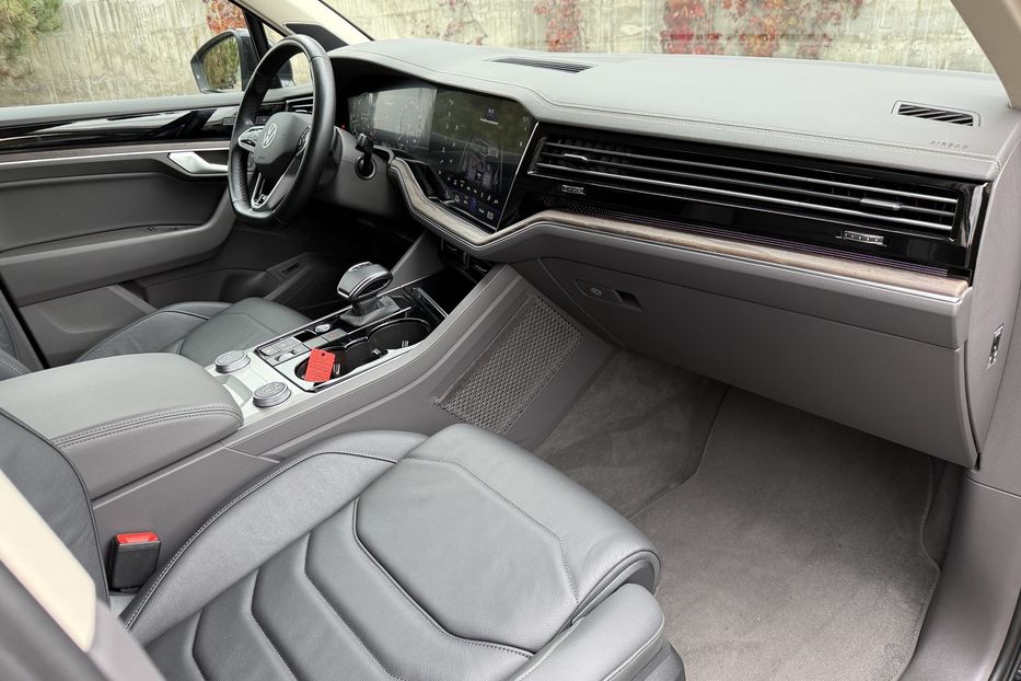 Продам Volkswagen Touareg R-line 2021 года в Ровно
