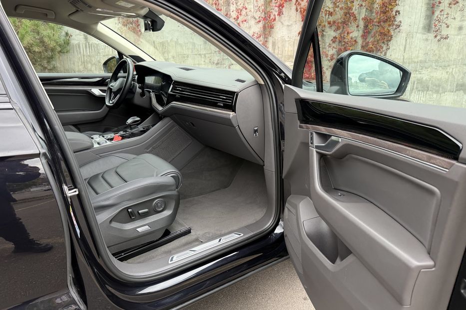 Продам Volkswagen Touareg R-line 2021 года в Ровно
