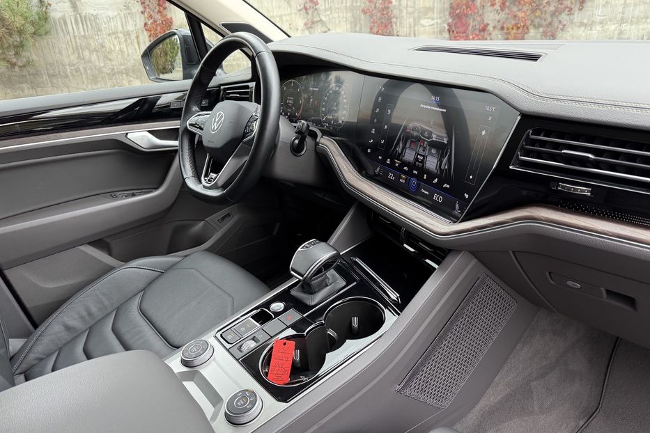 Продам Volkswagen Touareg R-line 2021 года в Ровно