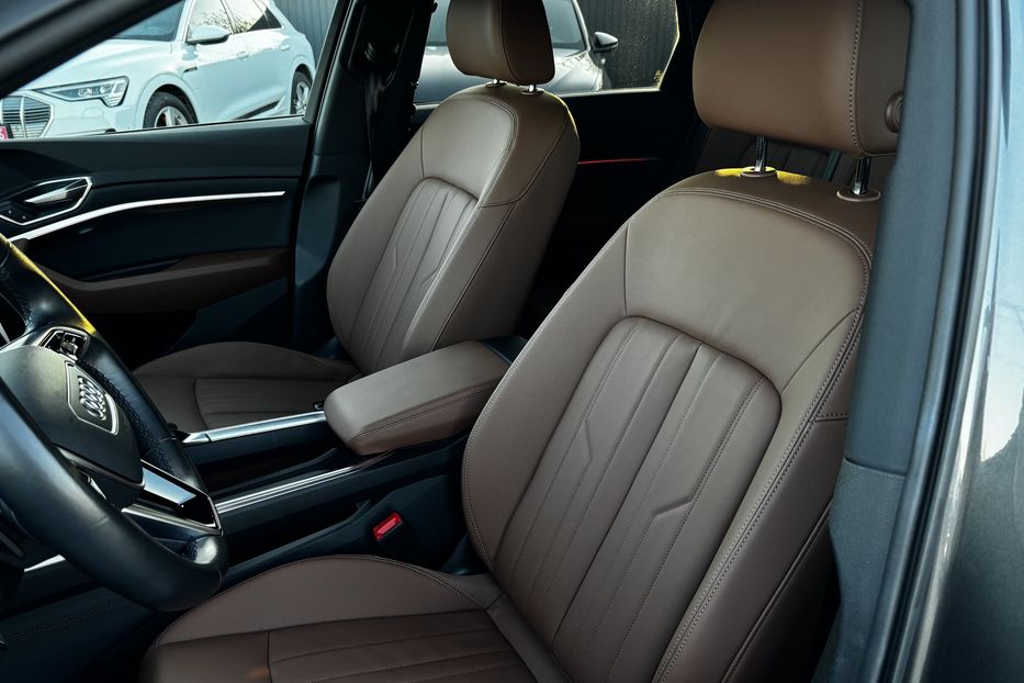 Продам Audi E-Tron 95квт  2021 года в Львове