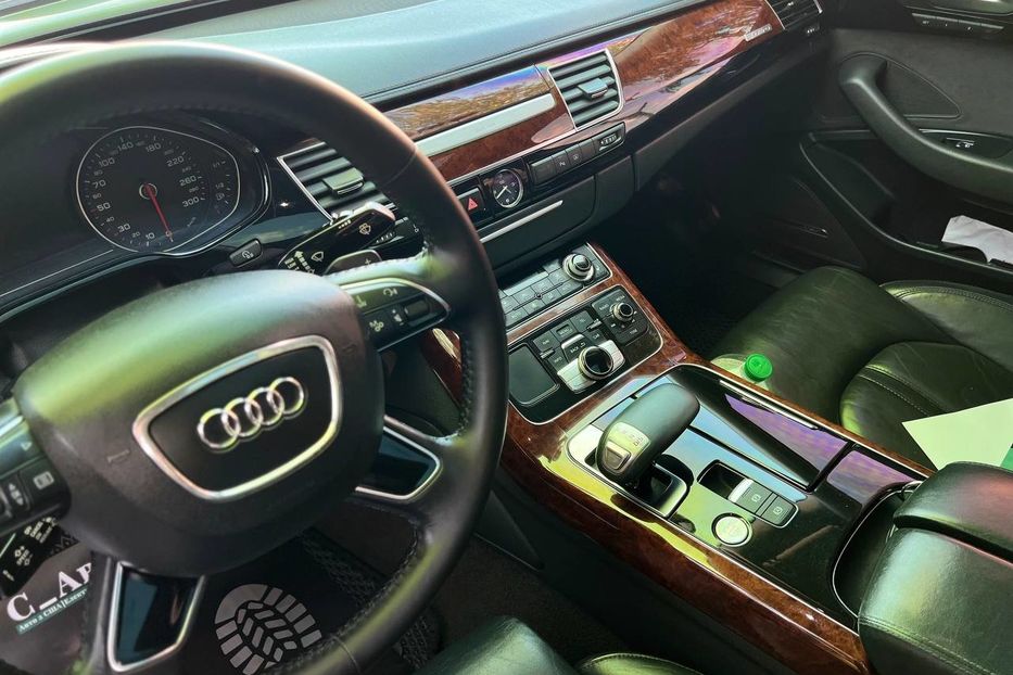 Продам Audi A8 2011 года в Черновцах