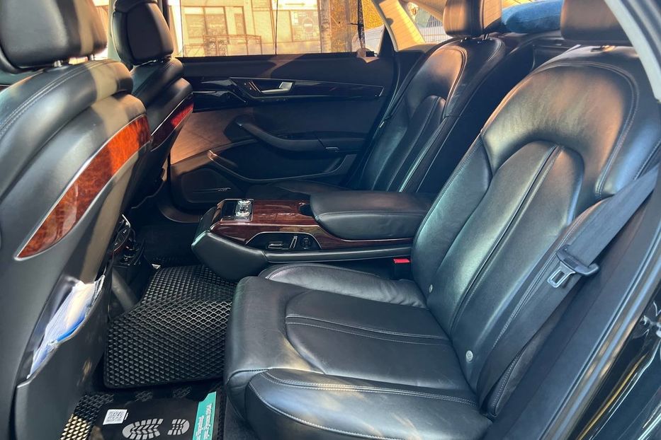 Продам Audi A8 2011 года в Черновцах