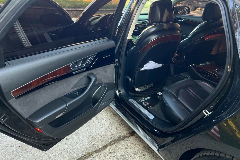 Продам Audi A8 2011 года в Черновцах