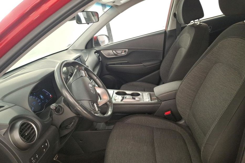 Продам Hyundai Kona 39.2квт авто в дорозі 2020 года в Львове
