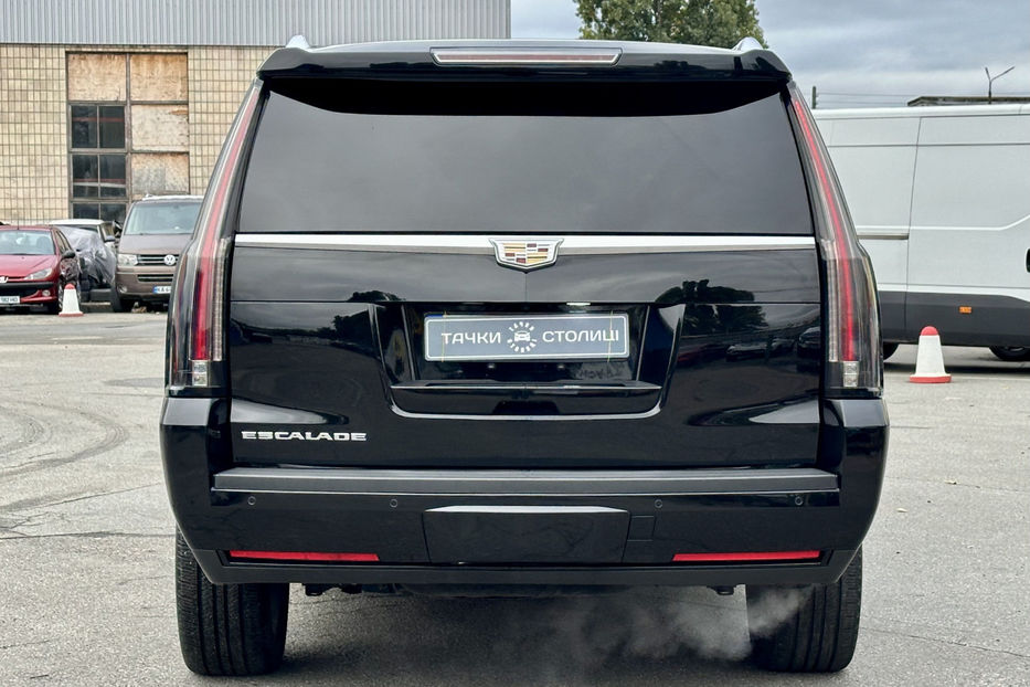 Продам Cadillac Escalade ESV LUXURY 2016 года в Киеве