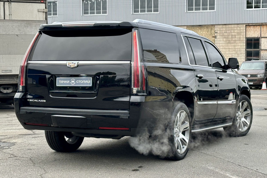 Продам Cadillac Escalade ESV LUXURY 2016 года в Киеве