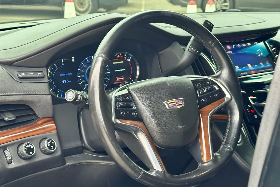 Продам Cadillac Escalade ESV LUXURY 2016 года в Киеве