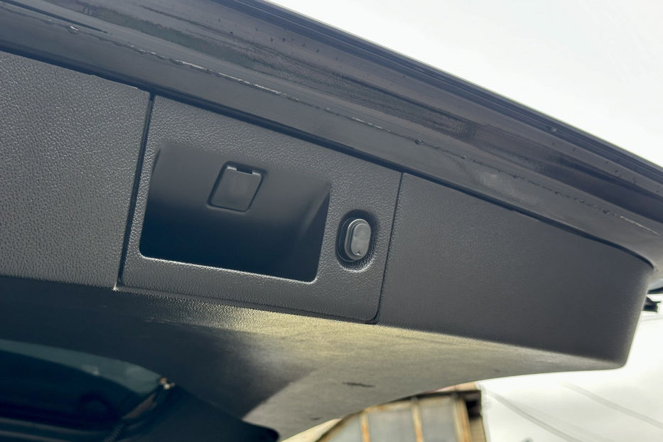 Продам Cadillac Escalade ESV LUXURY 2016 года в Киеве