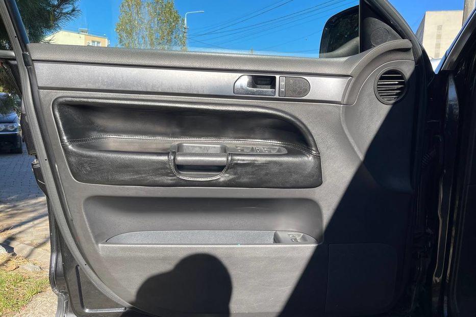 Продам Volkswagen Touareg 2004 года в Черновцах