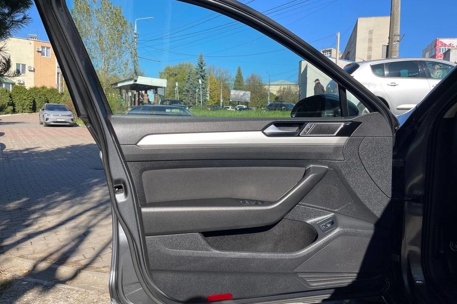 Продам Volkswagen Passat B8 2015 года в Черновцах