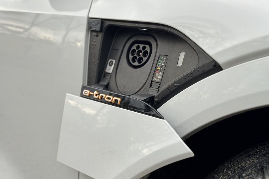 Продам Audi E-Tron 55 Sportback quattro KOMIS 2022 года в г. Умань, Черкасская область