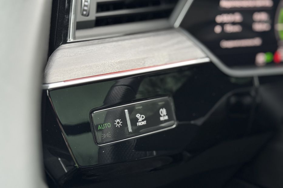 Продам Audi E-Tron 55 Sportback quattro KOMIS 2022 года в г. Умань, Черкасская область