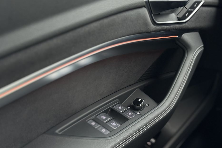 Продам Audi E-Tron 55 Sportback quattro KOMIS 2022 года в г. Умань, Черкасская область