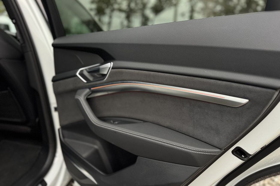 Продам Audi E-Tron 55 Sportback quattro KOMIS 2022 года в г. Умань, Черкасская область