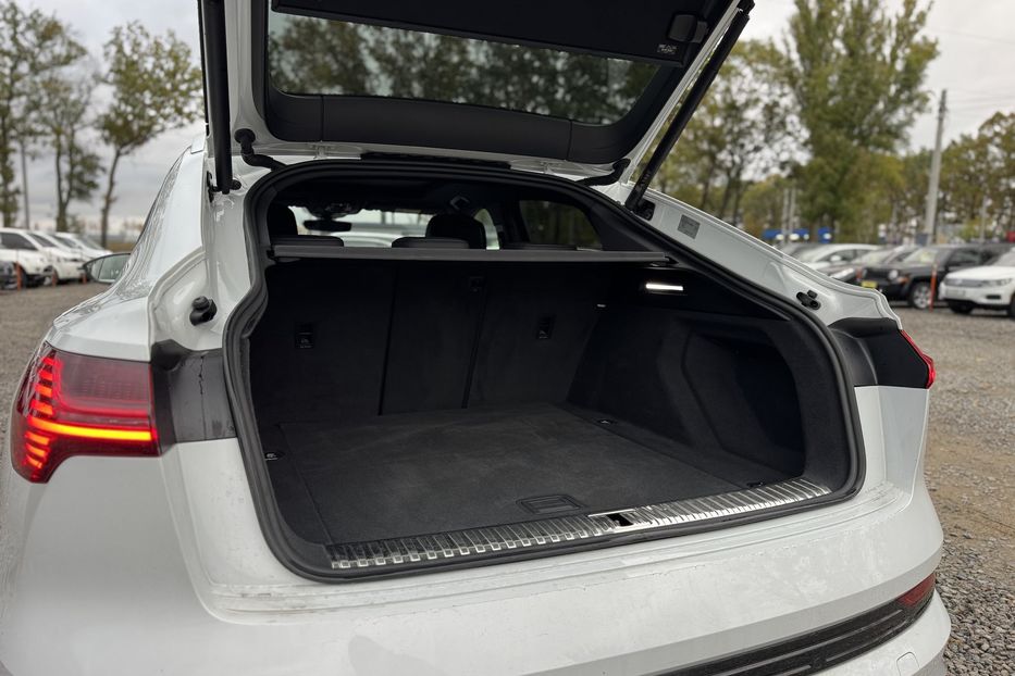 Продам Audi E-Tron 55 Sportback quattro KOMIS 2022 года в г. Умань, Черкасская область