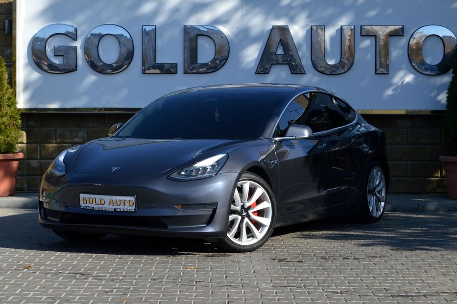 Продам Tesla Model 3 Dual Motor Long Range 2018 года в Одессе