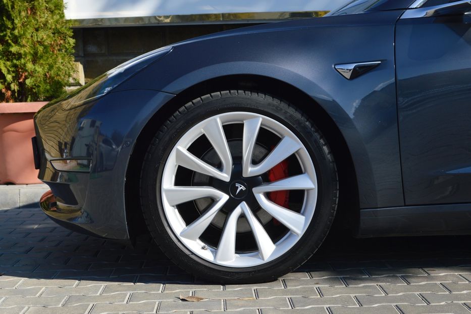 Продам Tesla Model 3 Dual Motor Long Range 2018 года в Одессе
