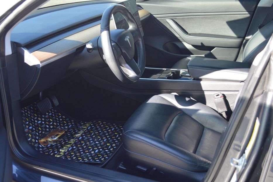 Продам Tesla Model 3 Dual Motor Long Range 2018 года в Одессе