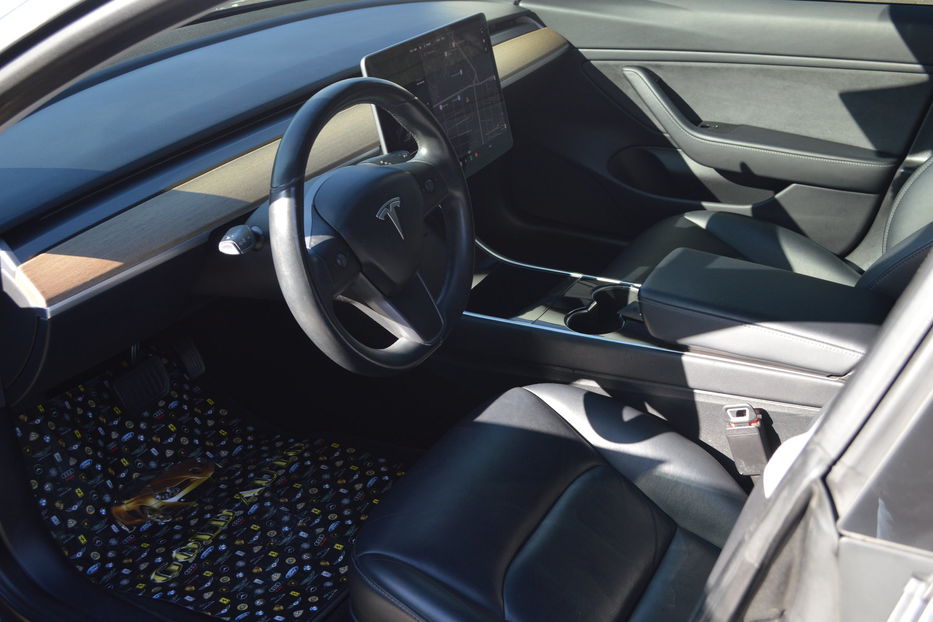 Продам Tesla Model 3 Dual Motor Long Range 2018 года в Одессе